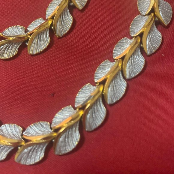 2003 & 3003 Stamped Gold & Silver Tone Earrings & Choker - Picture 2 of 6